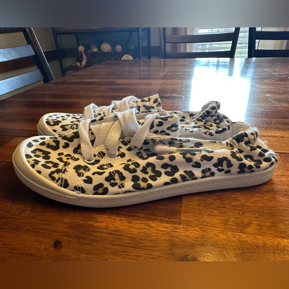Flats - Picture 11 of 14